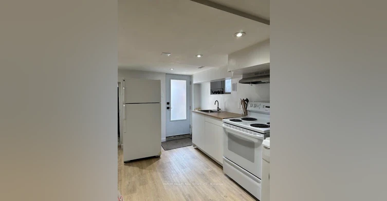 Lower-115 Northcliffe Boulevard, Toronto, ON, M6E 3K5 - 4