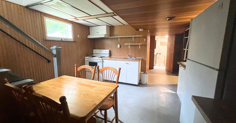 Bsmt-209 Hendon Avenue, Toronto, ON, M2M 1A9 - 3