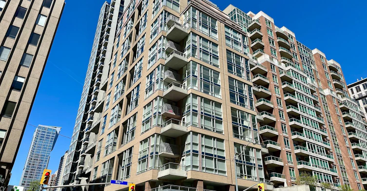 705-80 Cumberland Street, Toronto, ON, M5R 3N7 - 17