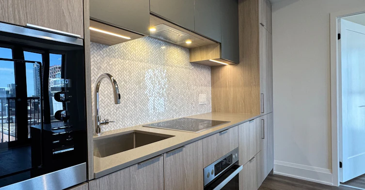 808-123 Portland Street, Toronto, ON, M5V 0V9 - 9