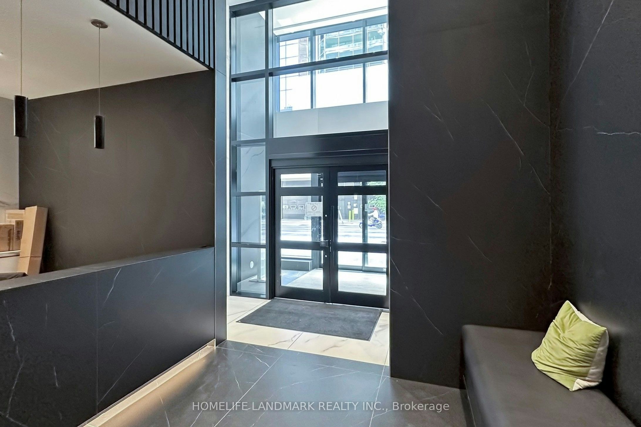 616-20 Edward Street, Toronto, ON, M5G 0C5 - 4