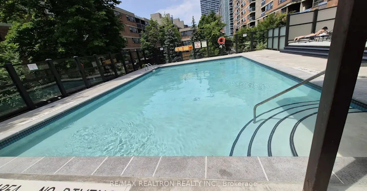 919-89 Mccaul Street, Toronto, ON, M5T 2X3 - 33