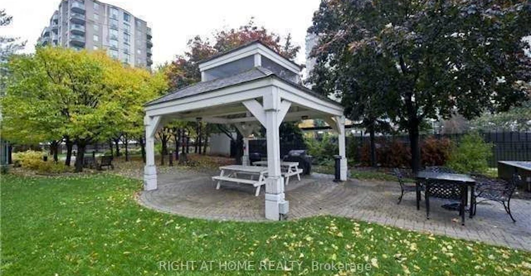 1702-7 Bishop Avenue, Toronto, ON, M2M 4J4 - 37