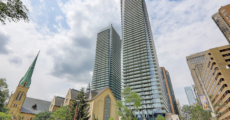 3006-65 St Mary Street, Toronto, ON, M5S 0A6