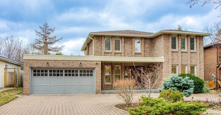 7 Bramble Drive, Toronto, ON, M3B 2E9