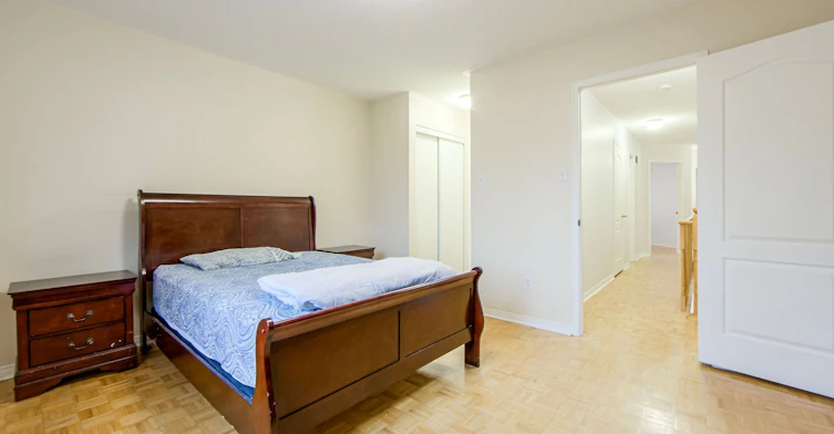 25 Warner Avenue, Toronto, ON, M4A 2X1 - 17
