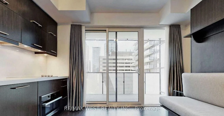 3210-65 St Mary Street, Toronto, ON, M5S 0A6 - 5