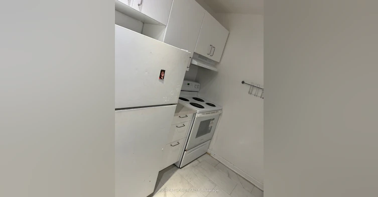 B-210 Mccaul Street, Toronto, ON, M5T 1W5 - 7