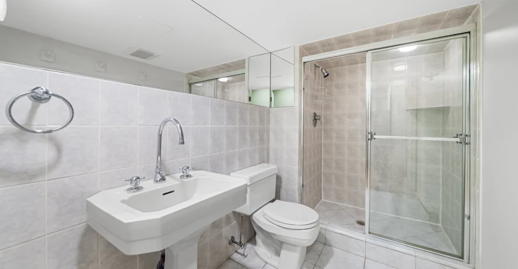 17 Cheltenham Avenue, Toronto, ON, M5N 1N6 - 45
