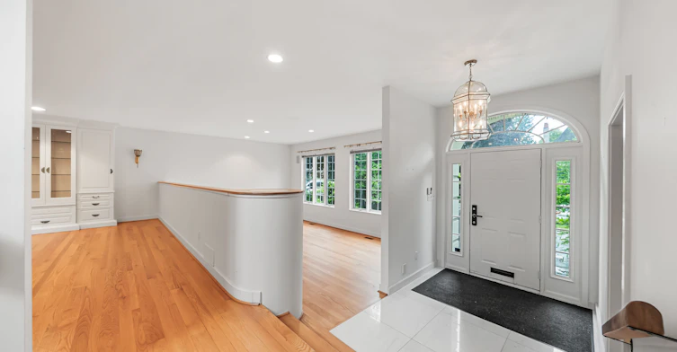 17 Cheltenham Avenue, Toronto, ON, M5N 1N6 - 7