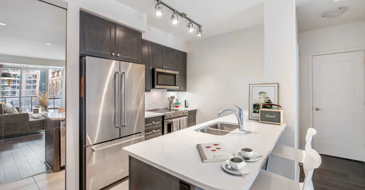 301-825 Church Street, Toronto, ON, M4W 3Z4 - 2