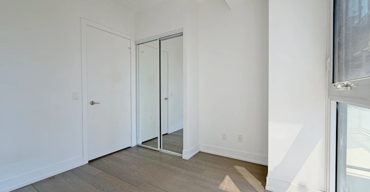 1911-7 Grenville Street, Toronto, ON, M4Y 0E9 - 10