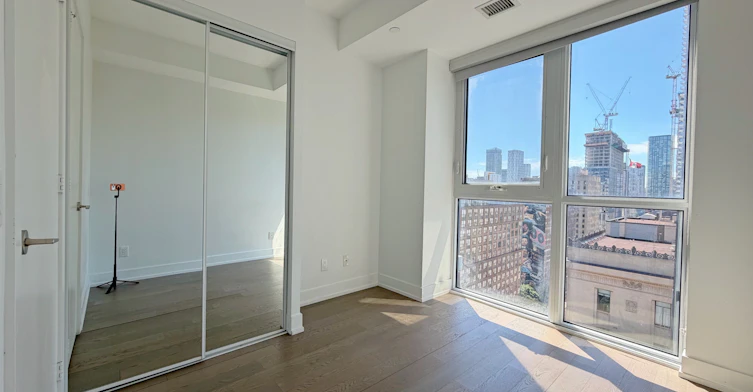 1911-7 Grenville Street, Toronto, ON, M4Y 0E9 - 11