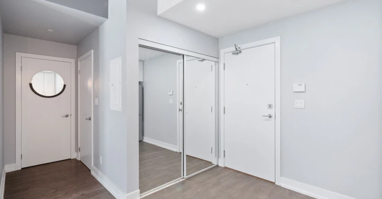 102-75 The Donway N/A W, Toronto, ON, M3C 2E9 - 2