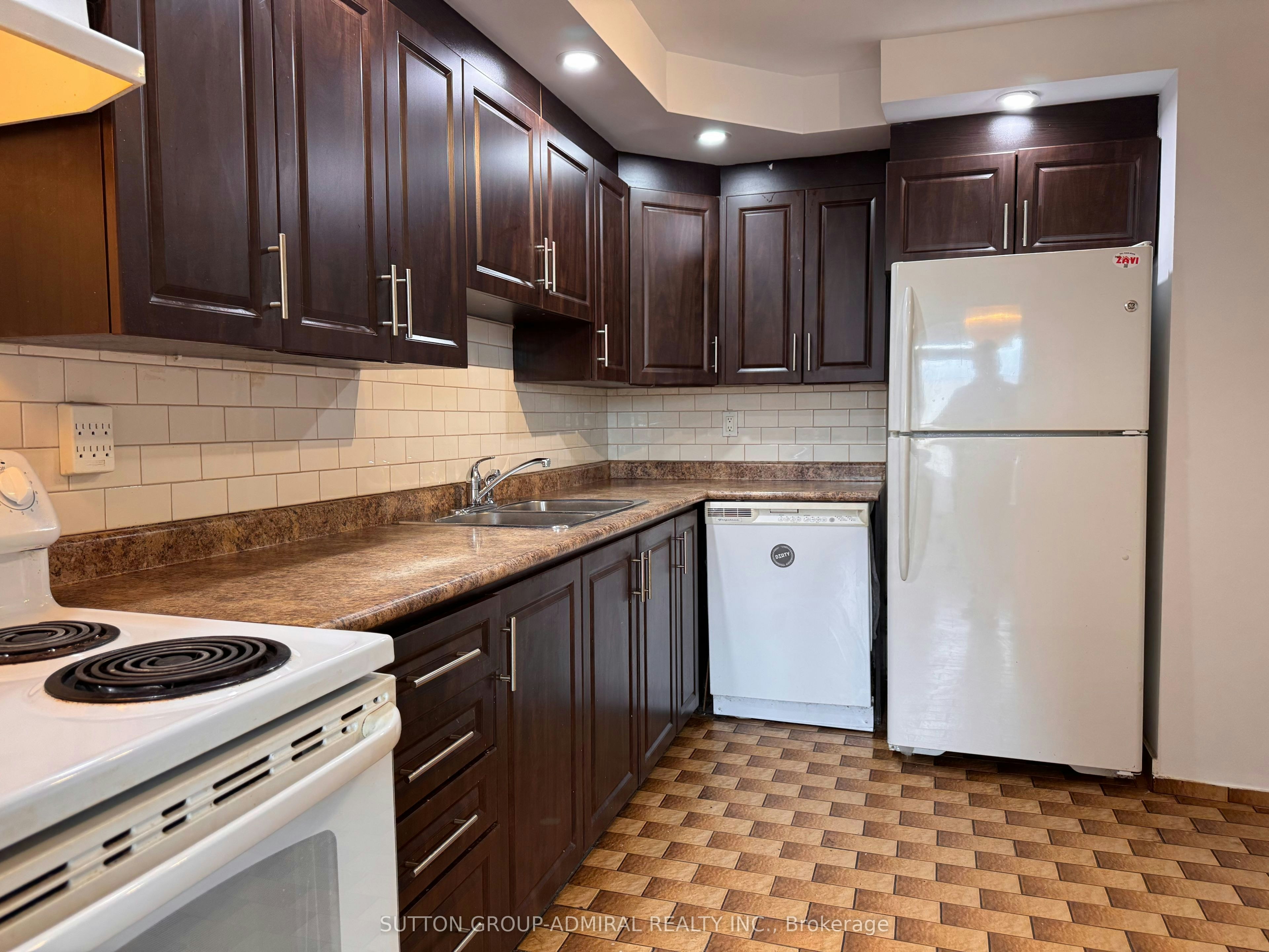 1201-5 Shady Golfway Avenue, Toronto, ON, M3C 3A5 - 7