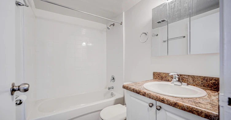 301-133 Erskine Avenue, Toronto, ON, M4P 1Y8 - 11