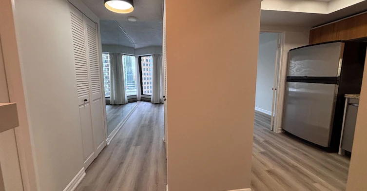 1409-65 Harbour Square, Toronto, ON, M5J 2L4 - 2