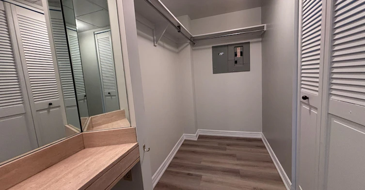1409-65 Harbour Square, Toronto, ON, M5J 2L4 - 16