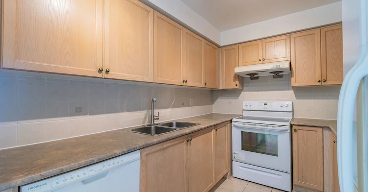 805-1 Clairtrell Road, Toronto, ON, M2N 7H6 - 13