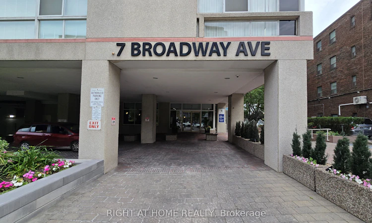 311-7 Broadway Avenue