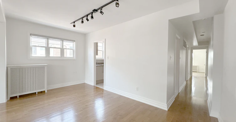 2 (Upper)-1003 Avenue Road, Toronto, ON, M5P 2K9 - 8