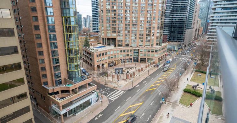 901-1080 Bay Street, Toronto, ON, M5S 0A6 - 11