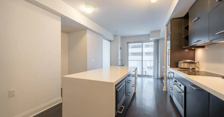 901-1080 Bay Street, Toronto, ON, M5S 0A6 - 6