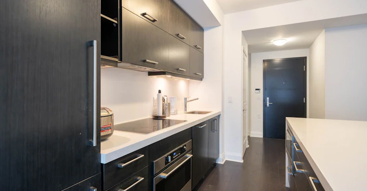 901-1080 Bay Street, Toronto, ON, M5S 0A6