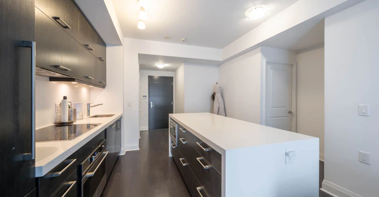 901-1080 Bay Street, Toronto, ON, M5S 0A6 - 4