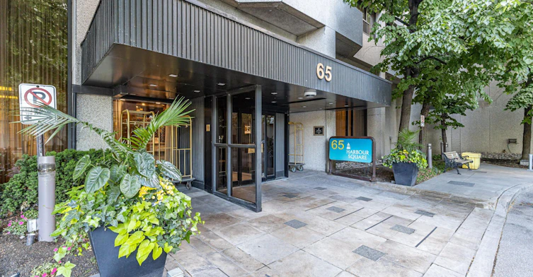 3209-65 Harbour Square, Toronto, ON, M5J 2L4