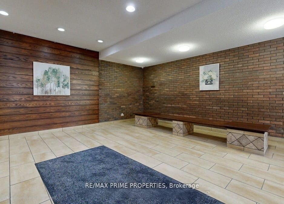 #214-10 Sunrise Avenue, Toronto, ON, M4A 2R1 - 2