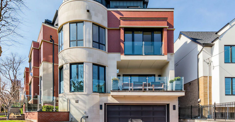 1 Thurloe Avenue, Toronto, ON, M4S 0B4