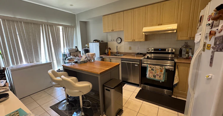 Upper-6 Altamont Road, Toronto, ON, M2M 1S4 - 4