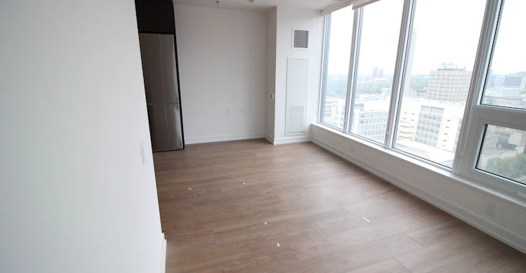 1906-203 College Street, Toronto, ON, M5T 1P9 - 11