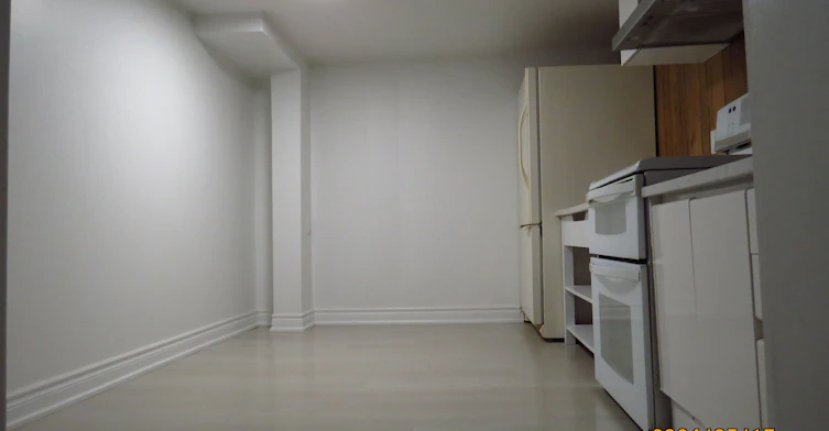 47 Kempsell Crescent, Toronto, ON, M2J 2Z6 - 3