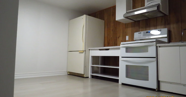47 Kempsell Crescent, Toronto, ON, M2J 2Z6 - 4
