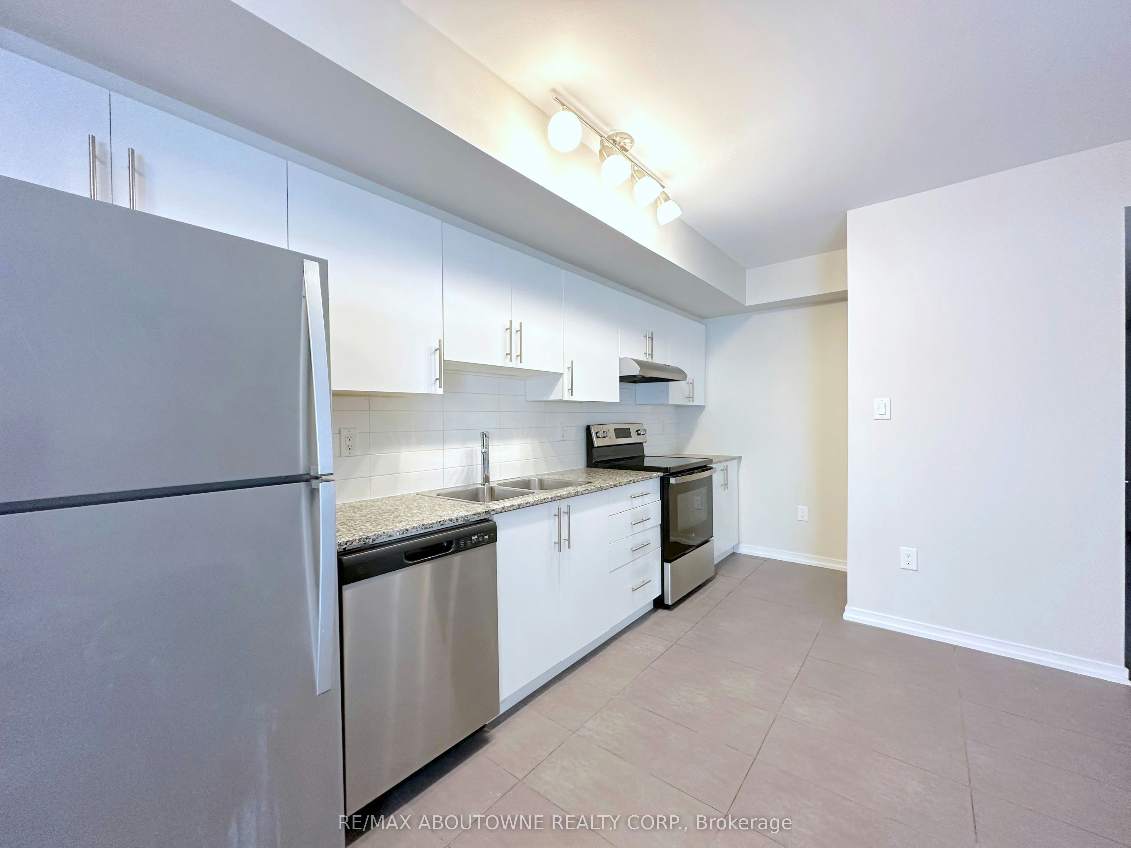 513-35 Valley Woods Road, Toronto, ON, M3A 2R5 - 2