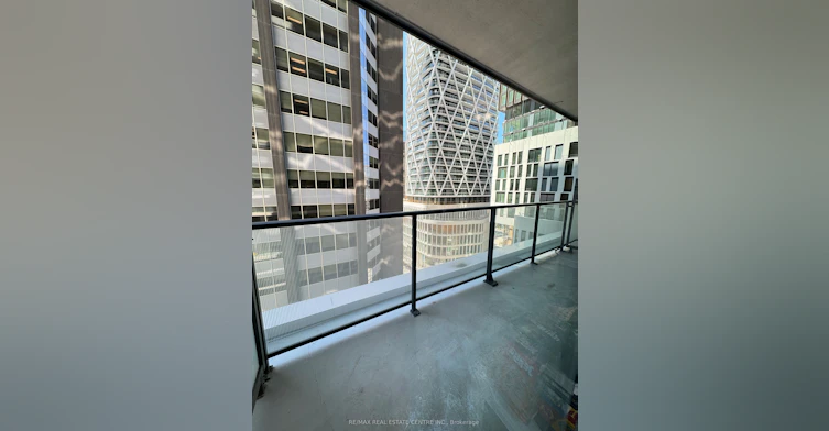805-426 University Avenue, Toronto, ON, M5G 1S9 - 16
