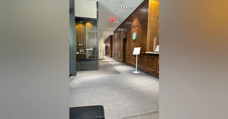 805-426 University Avenue, Toronto, ON, M5G 1S9 - 2