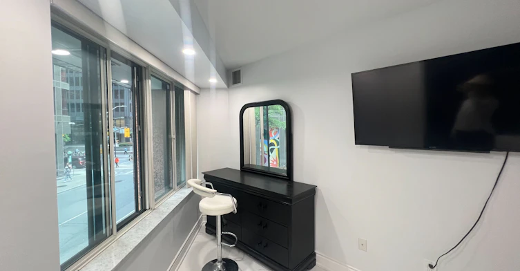207-33 University Avenue, Toronto, ON, M5J 2S7 - 10
