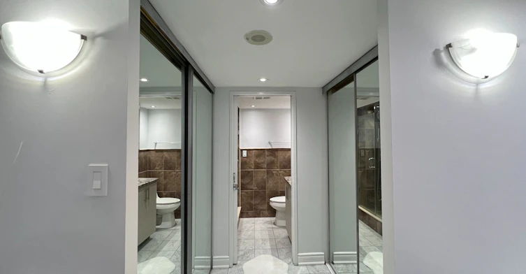 207-33 University Avenue, Toronto, ON, M5J 2S7 - 12