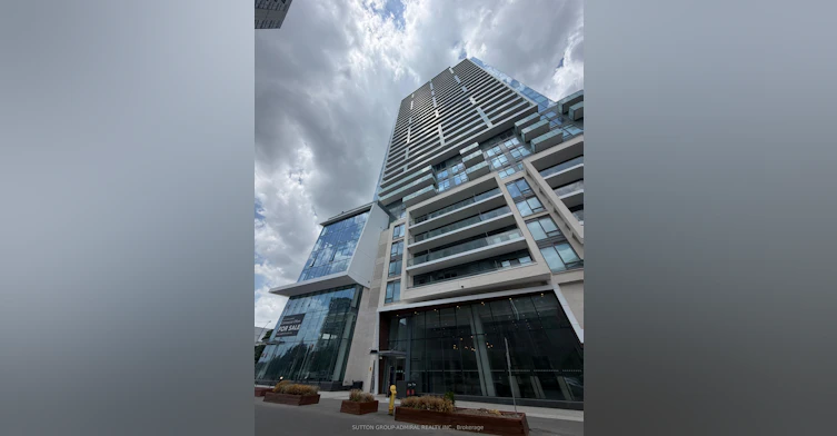 S2105-8 Olympic Garden Drive, Toronto, ON, M2M 0B9