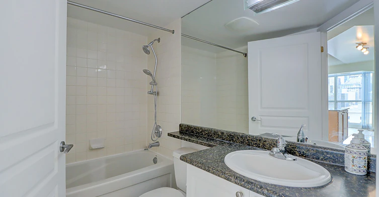 1305-18 Yonge Street, Toronto, ON, M5E 1Z8 - 17