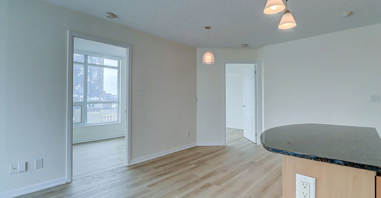 1305-18 Yonge Street, Toronto, ON, M5E 1Z8 - 6