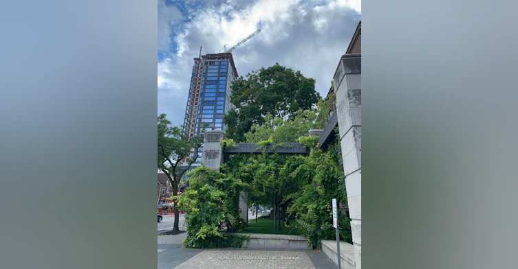 1703-203 College Street, Toronto, ON, M5T 1P9 - 9