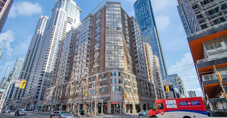 720-711 Bay Street, Toronto, ON, M5G 2J8