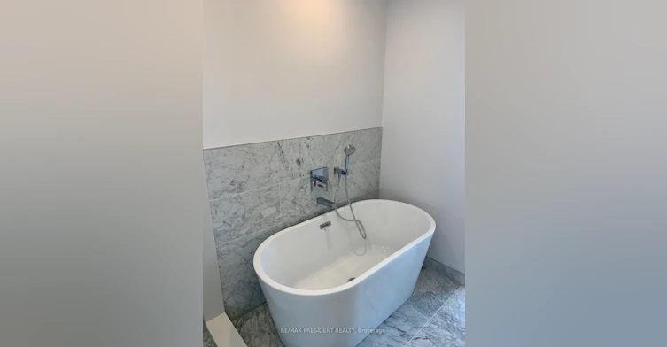 5216-488 University Avenue, Toronto, ON, M5G 0C1 - 4