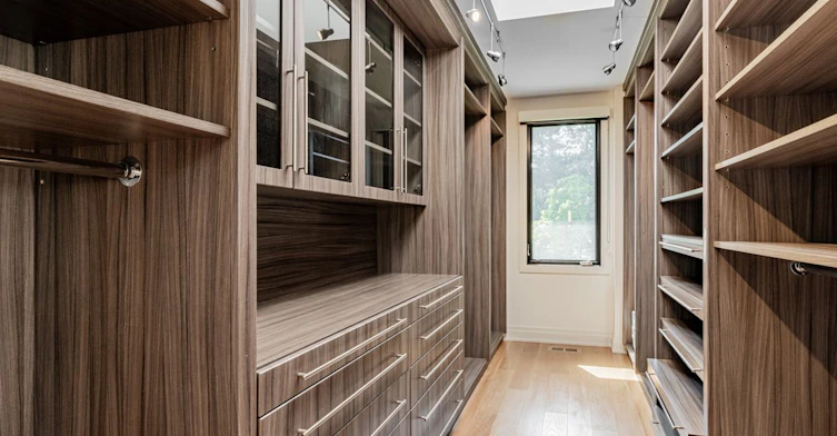4 Royal Oak Drive, Toronto, ON, M3C 2M2 - 13