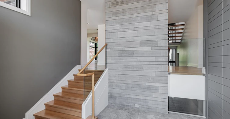 4 Royal Oak Drive, Toronto, ON, M3C 2M2 - 2