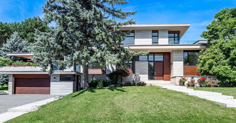 4 Royal Oak Drive, Toronto, ON, M3C 2M2